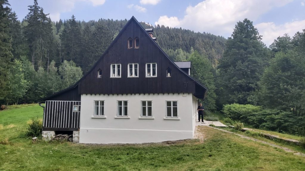 Dokončená budova v Tanvaldu